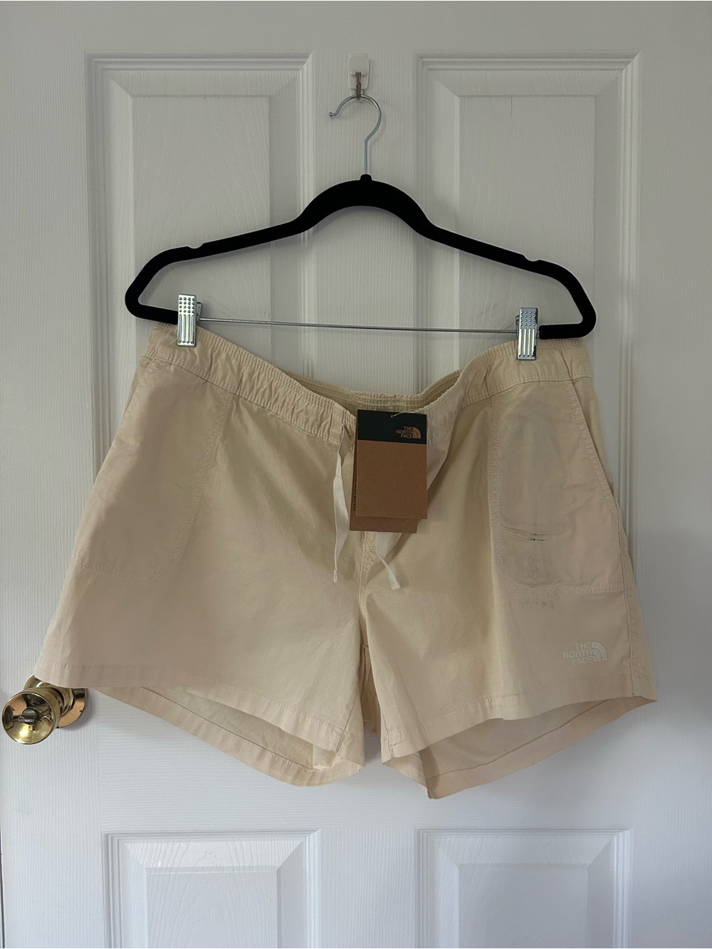 NWT The North Face Women’s Motion Pull-On Shorts Vintage White XL **Stained**